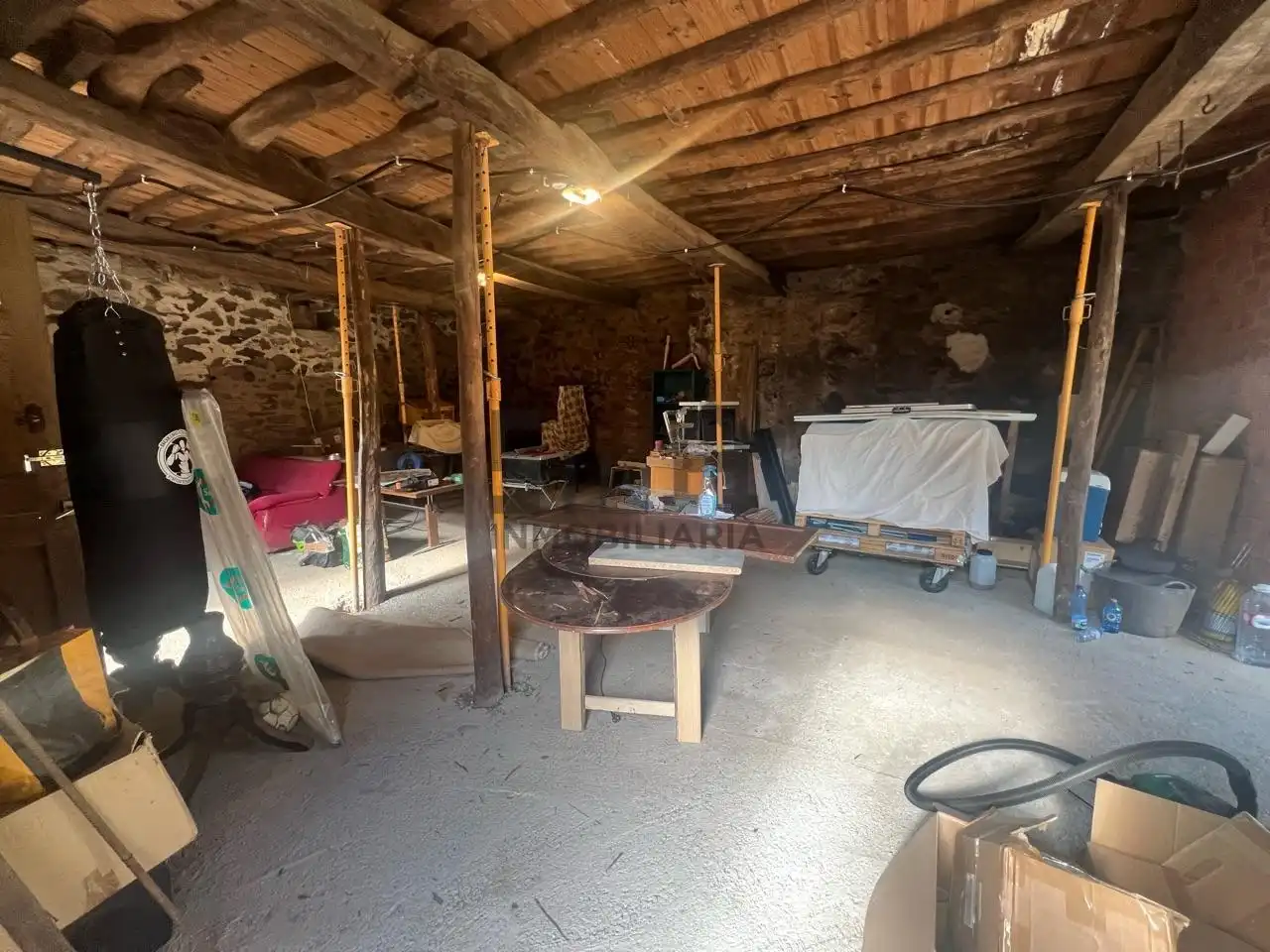 Casa o chalet en venta en LG. ALONGOS, Toén