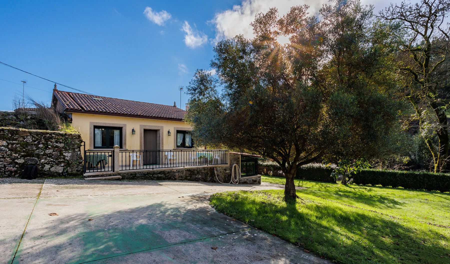 Jardí de Casa o xalet en venda en Melide amb Moblat