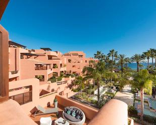 Exterior view of Apartment to rent in Estepona  with Air Conditioner, Terrace and Swimming Pool