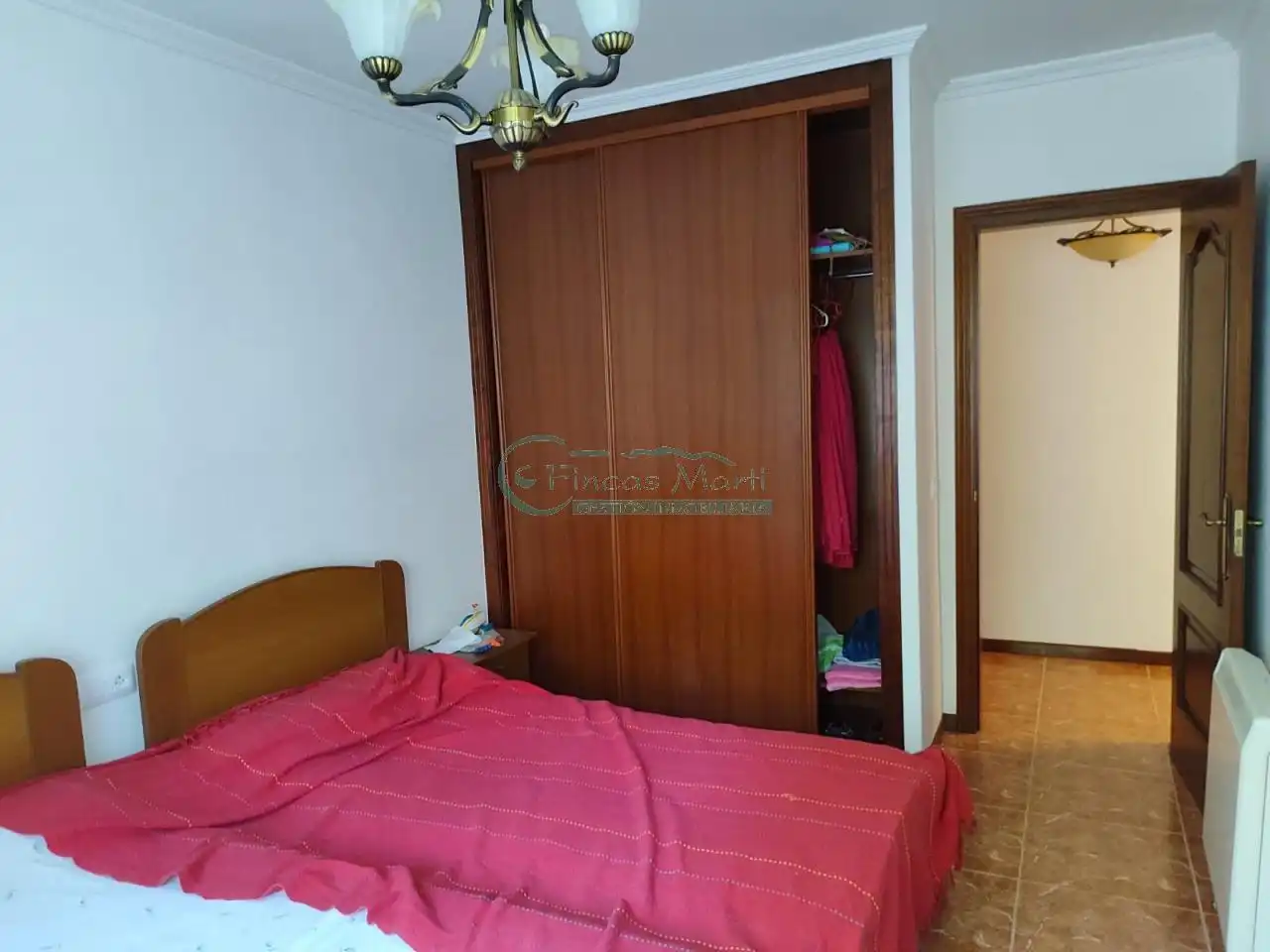 Dormitori de Casa o xalet en venda en Cangas  amb Calefacció, Jardí privat i Terrassa