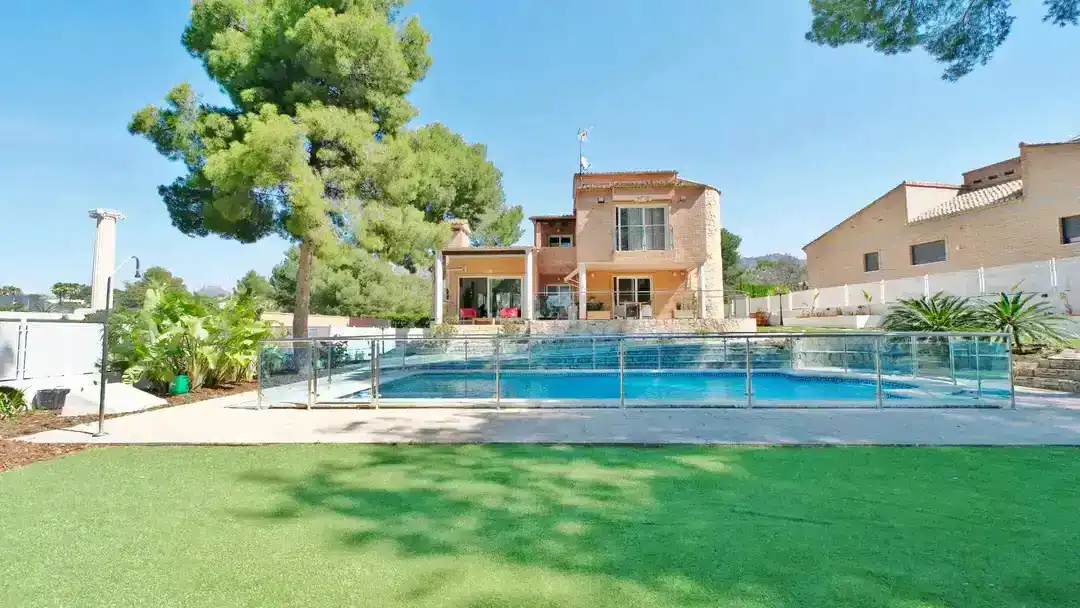 Chalet con terraza en venta en Alfinach - Los Monasterios, imagen 2