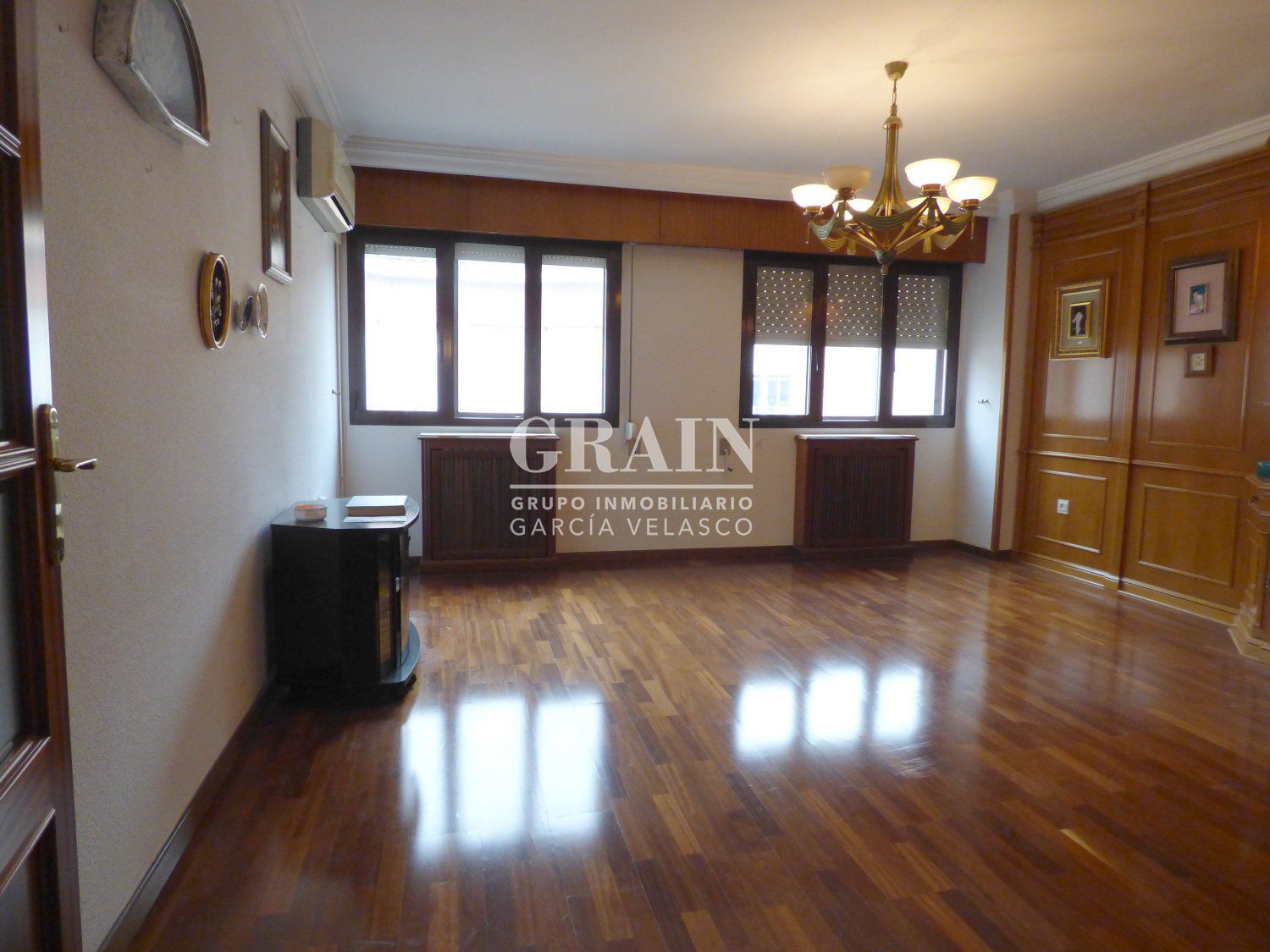 Living room of Flat for sale in  Albacete Capital  with Air Conditioner, Heating and Parquet flooring