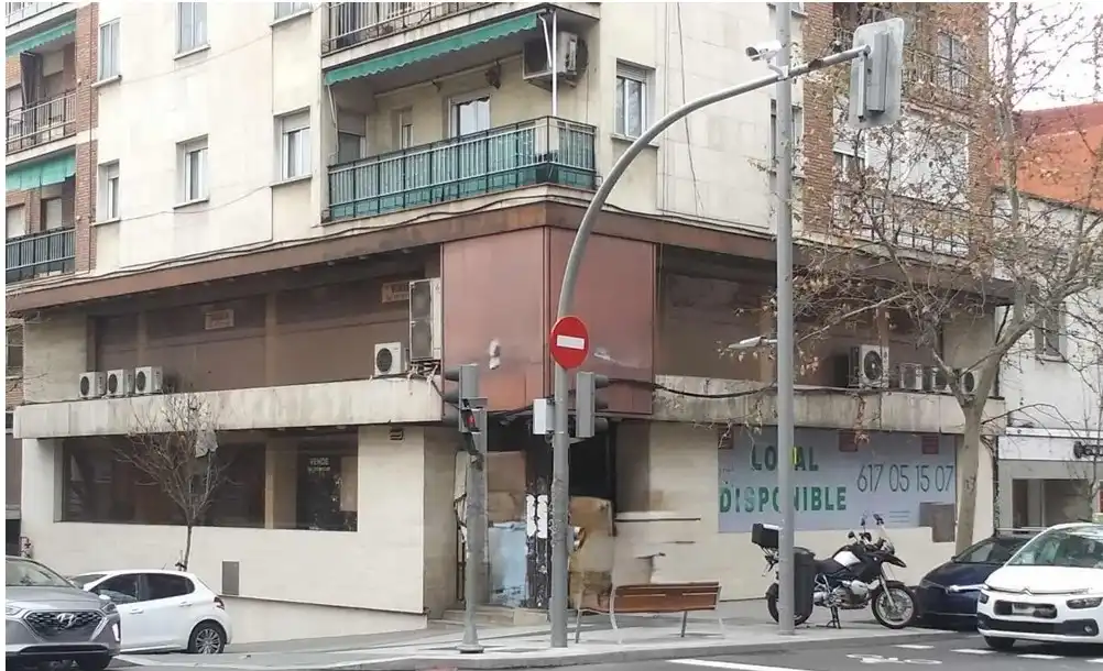 Vista exterior de Local en venta en Madrid