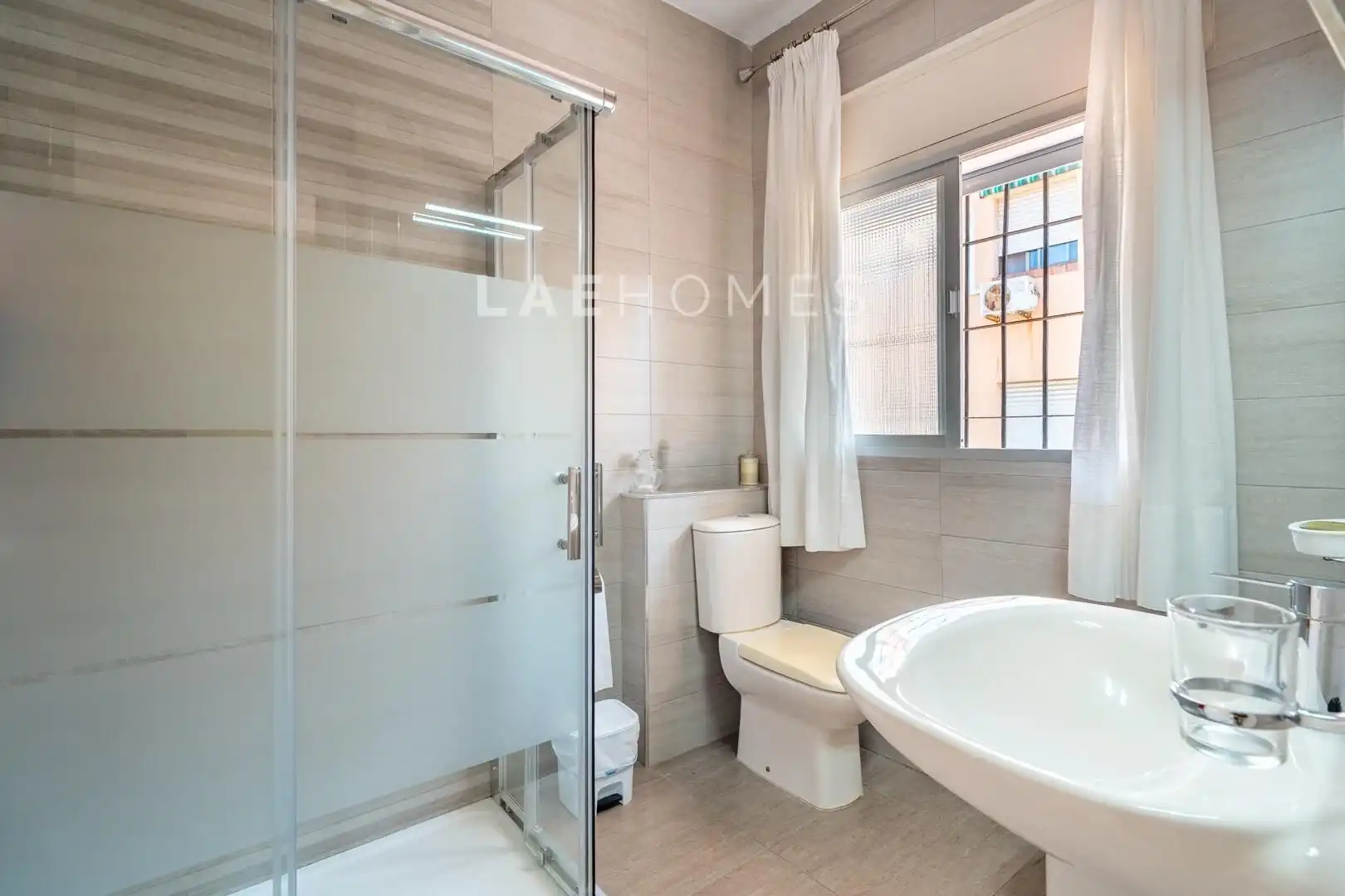 Bathroom of Houses for sale in Torremolinos  with Private garden, Terrace and Storage room
