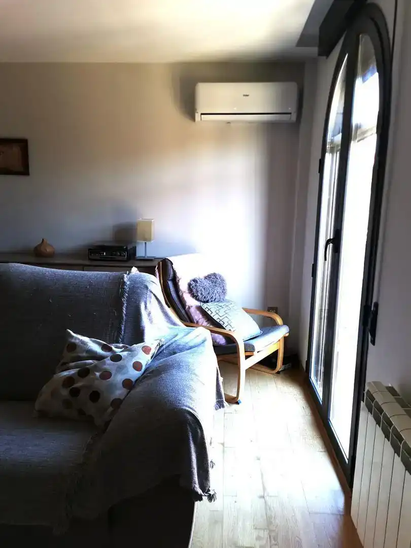 Sala d'estar de Dúplex en venda en Oyón-Oion amb Aire condicionat, Parquet i Moblat