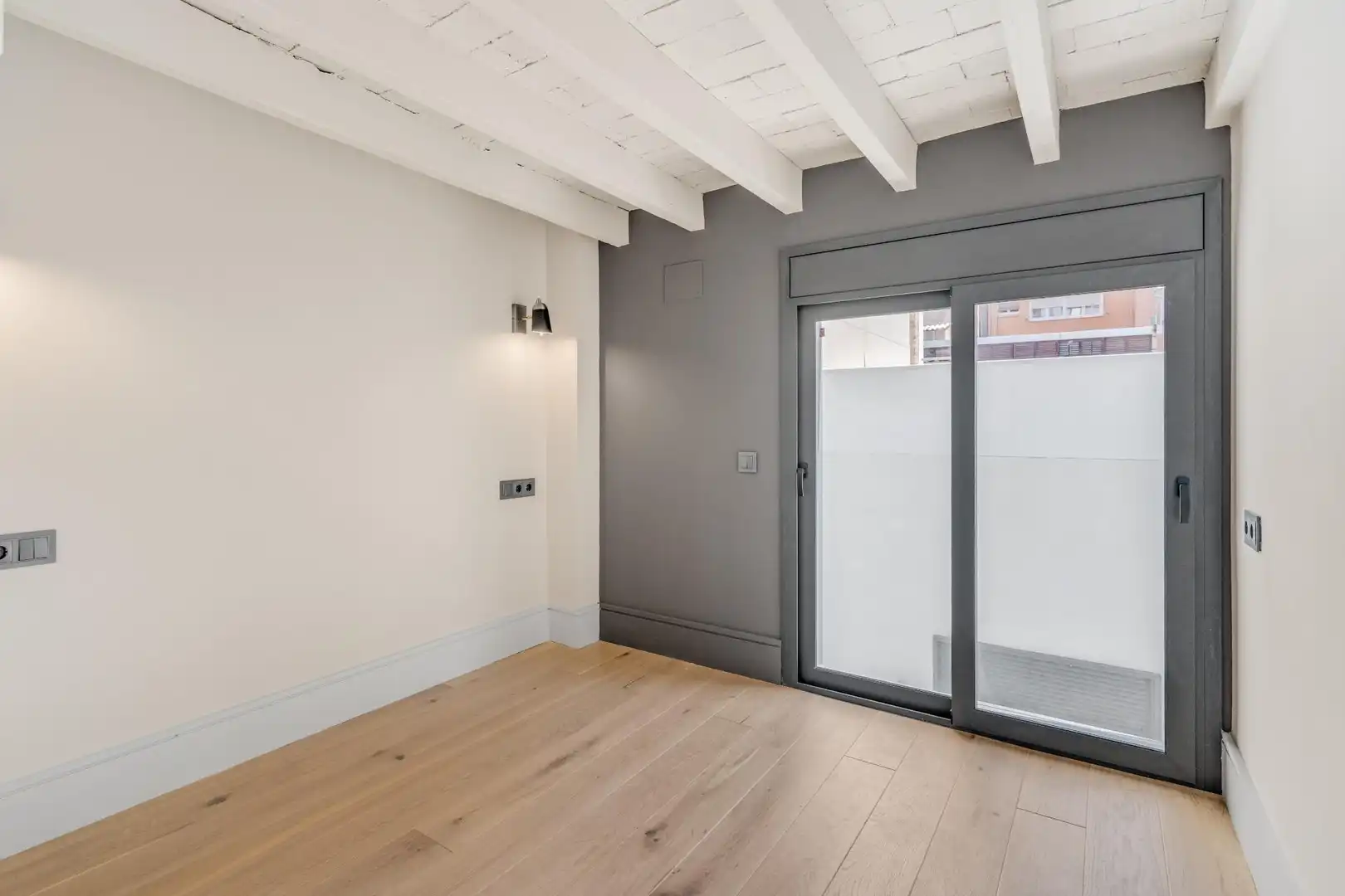 Flat for sale in Barcelona  with Air Conditioner, Heating and Parquet flooring