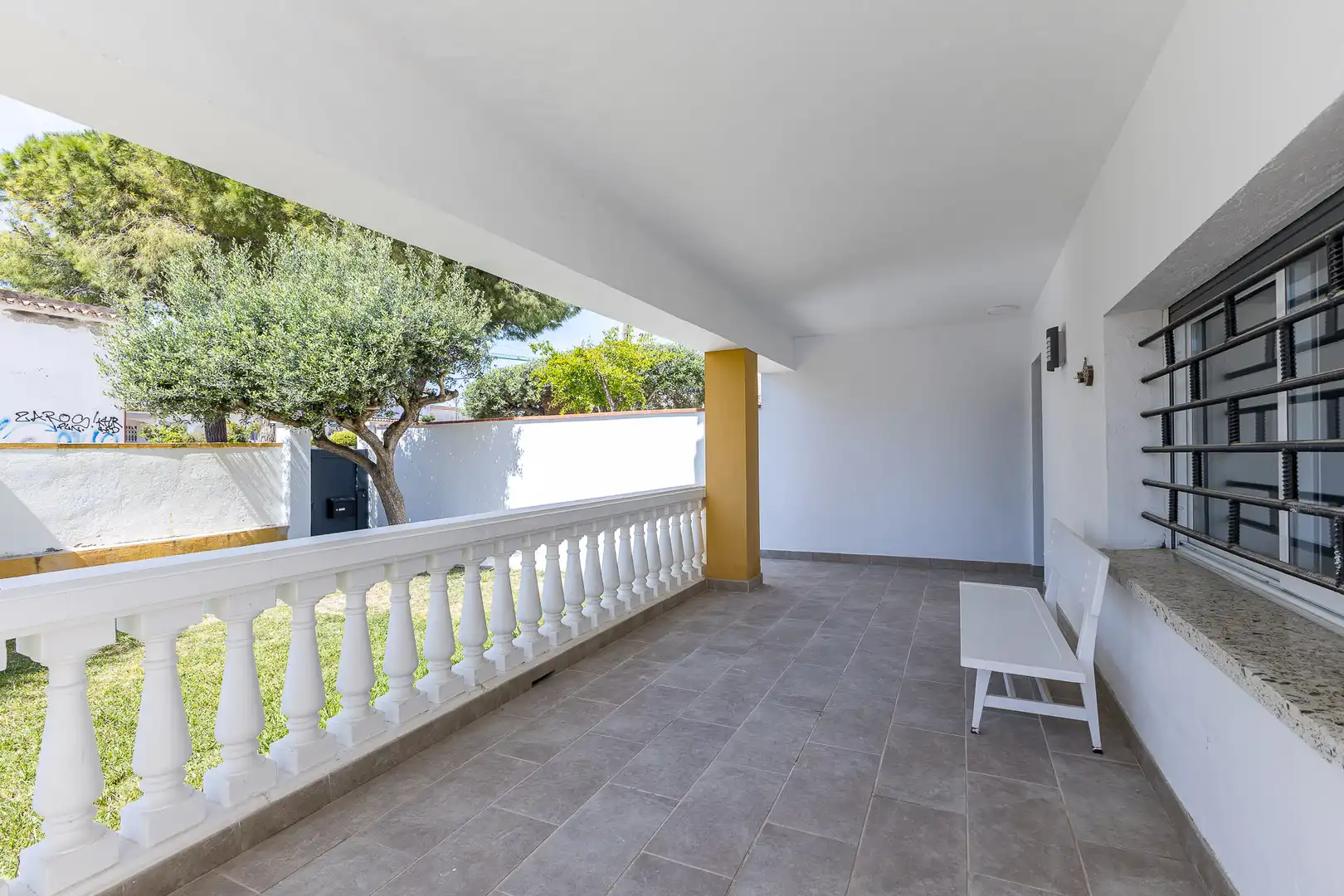 Terrassa de Casa adosada en venda en Cubelles amb Aire condicionat, Calefacció i Jardí privat