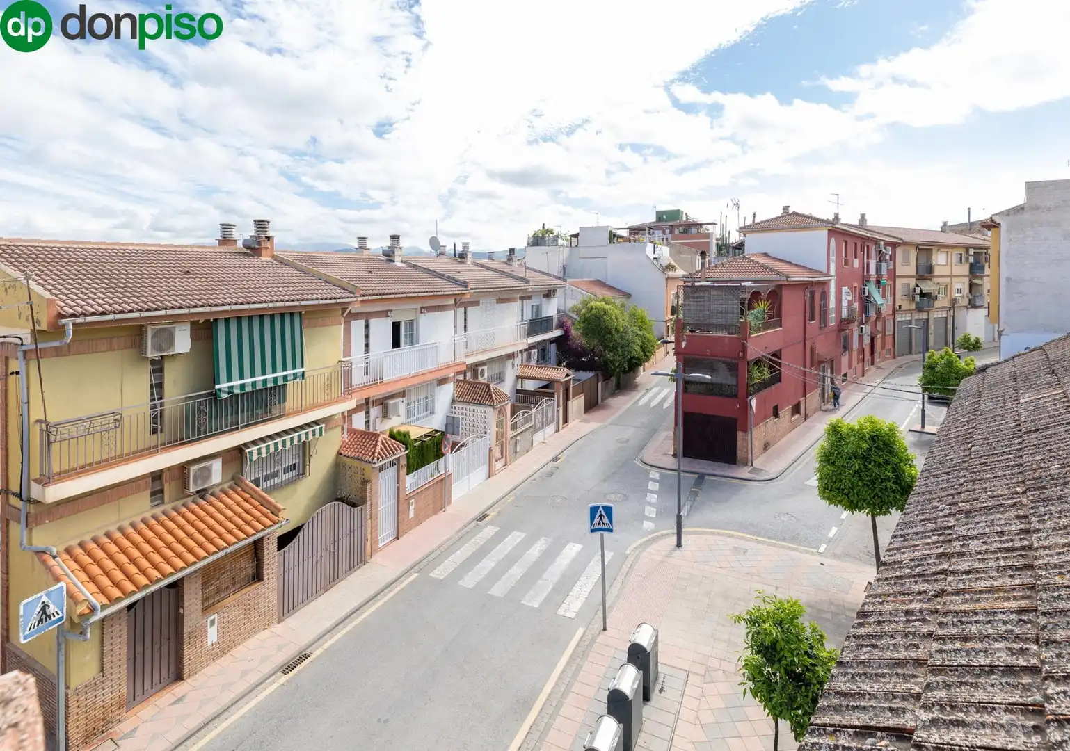 Vista exterior de Casa o chalet en venta en Armilla con Terraza