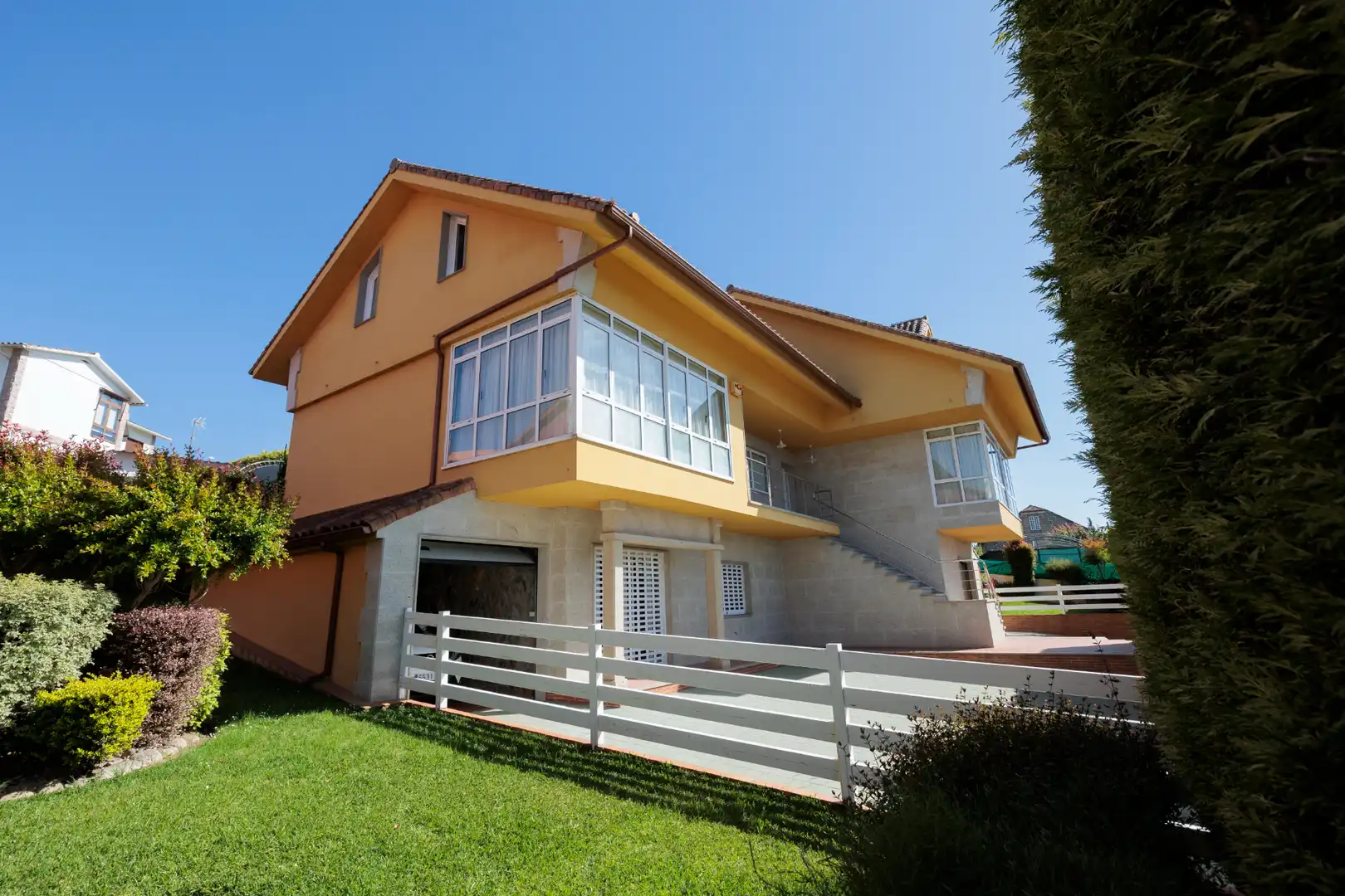 Vista exterior de Casa o chalet en venta en Vigo  con Jardín privado, Parquet y Terraza