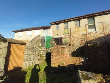 Haus mit Garten zum Verkauf in As Lagoas