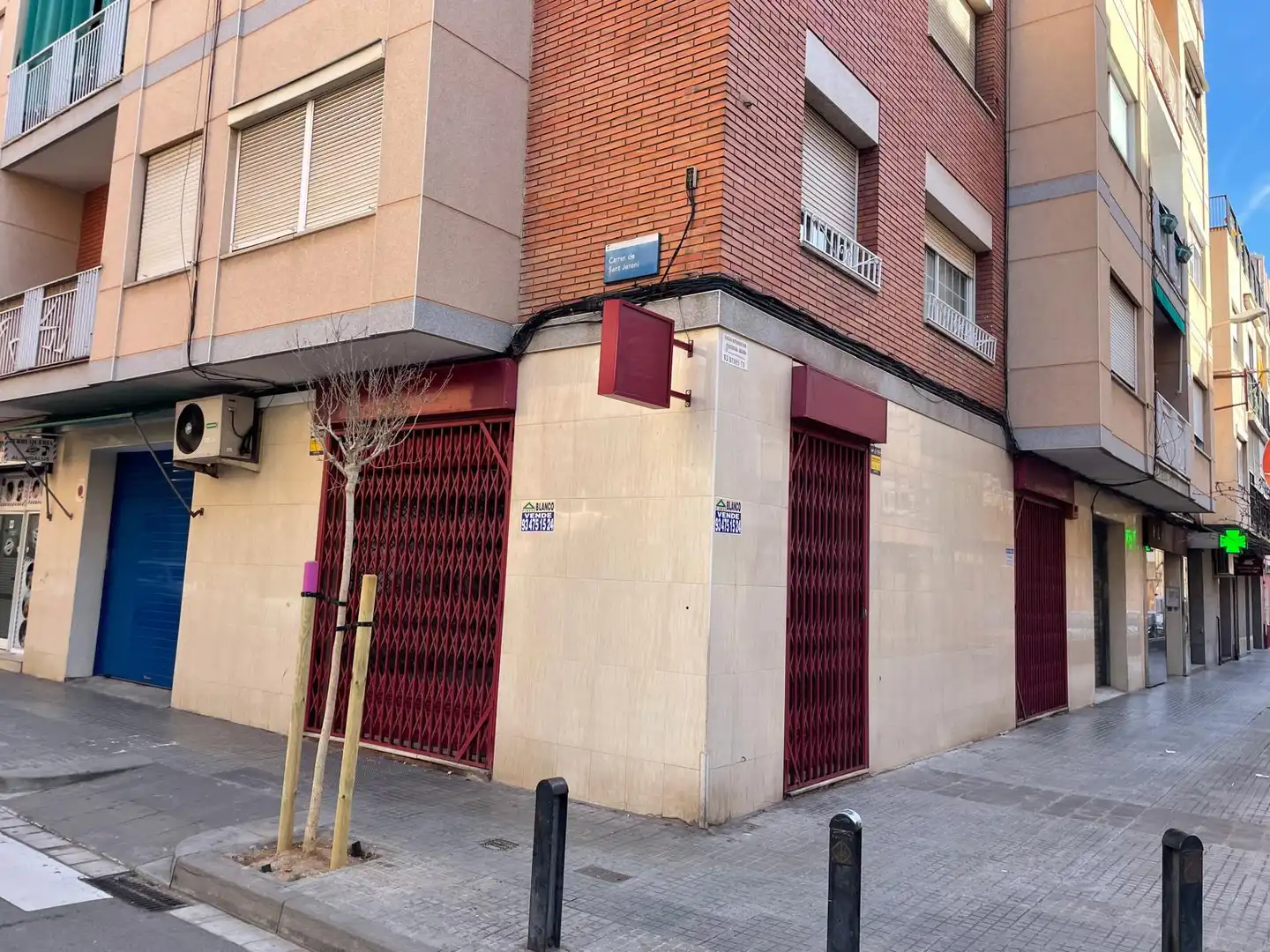 Exterior view of Commercial properties for sale in Cornellà de Llobregat