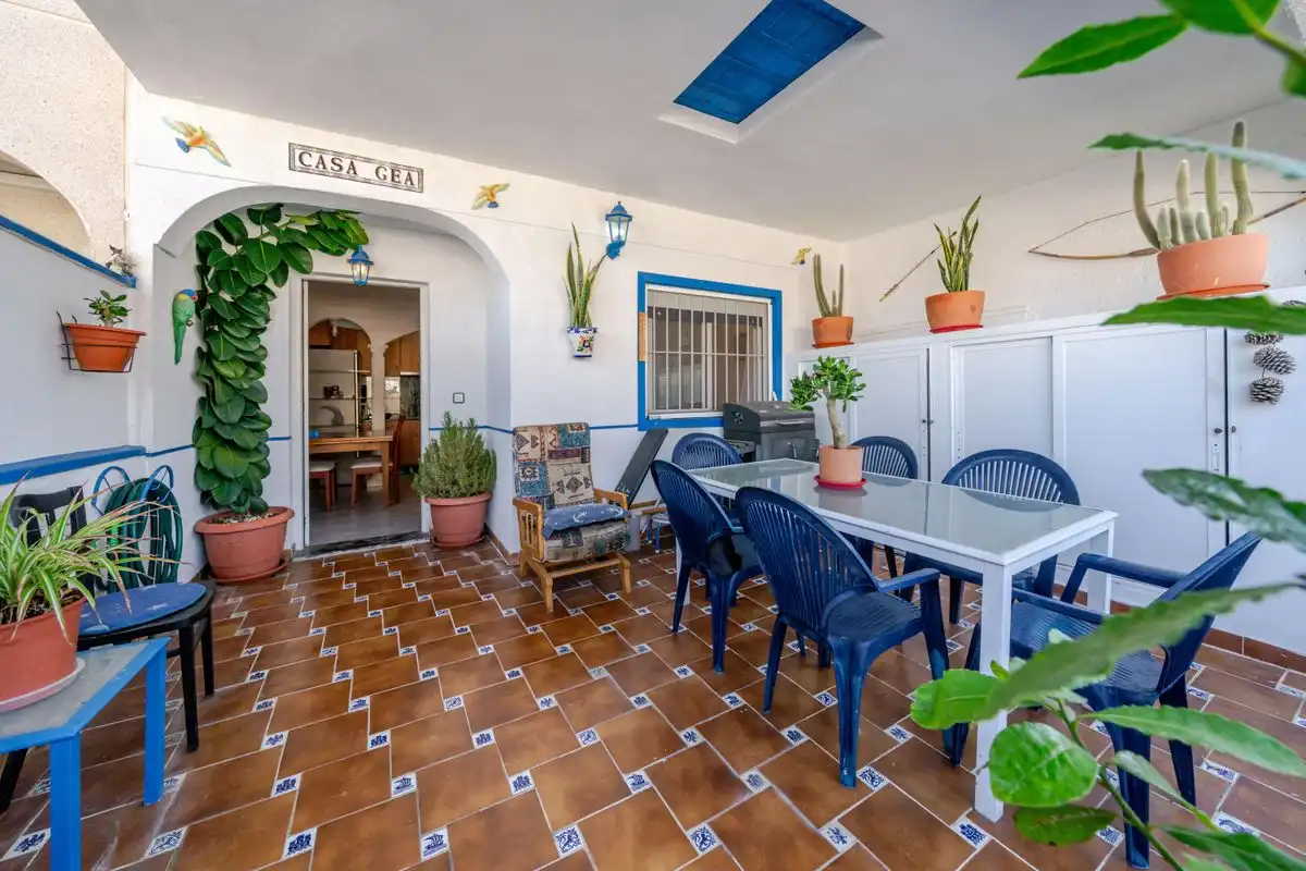 Casa a schiera con terrazza in vendita a Calle La Rioja