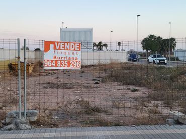 Terreny residencial en venda a Piscinas