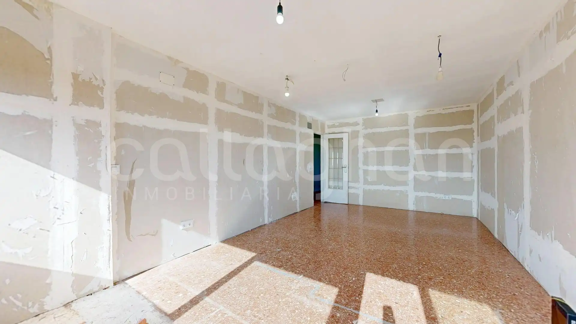 Flat for sale in Valencia  with Balcony