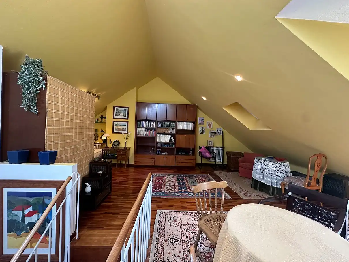 Casa o chalet en venta en Santiago de Compostela  con Calefacción, Jardín privado y Parquet