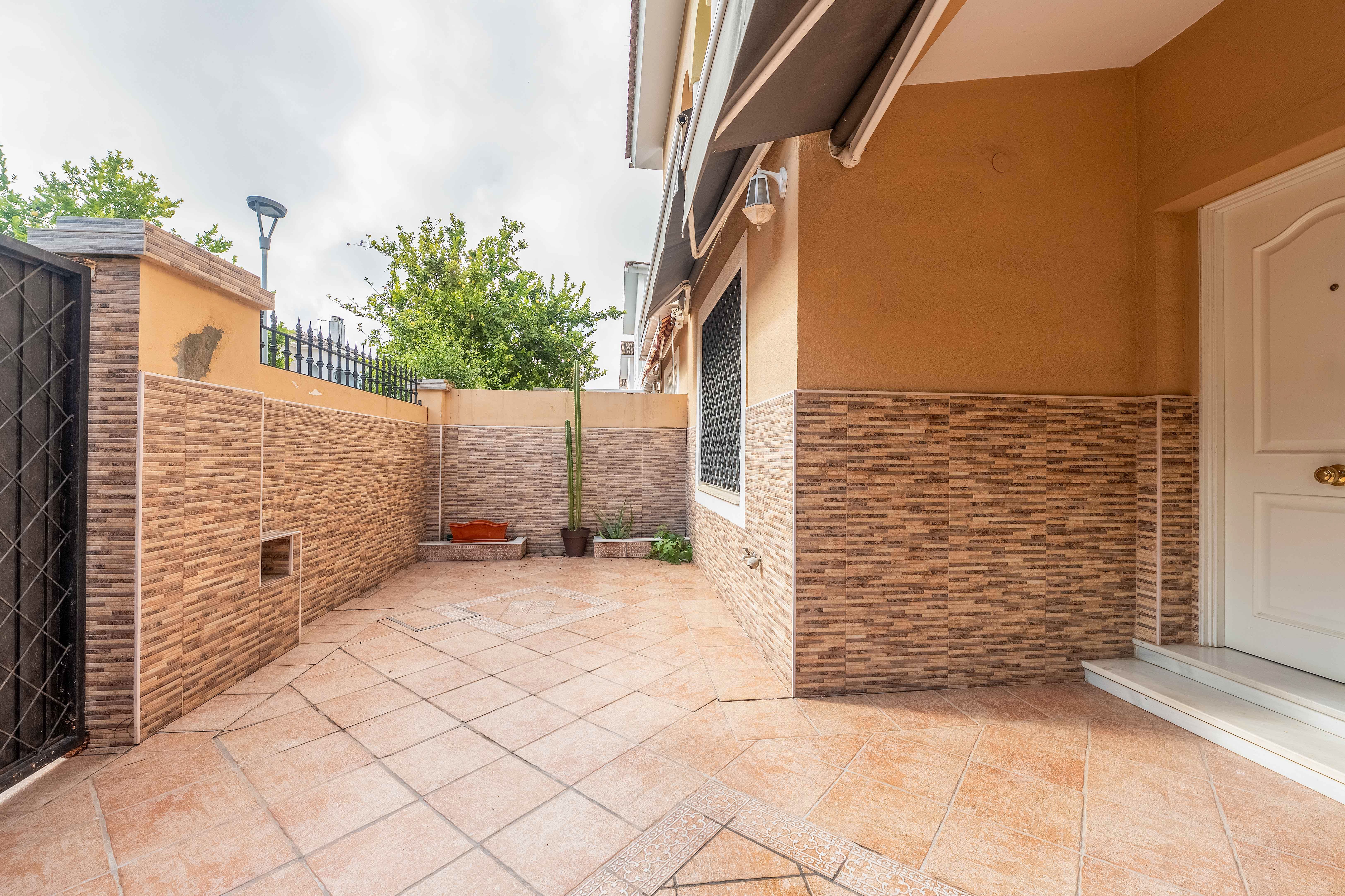 Terrace of Single-family semi-detached for sale in  Sevilla Capital  with Terrace