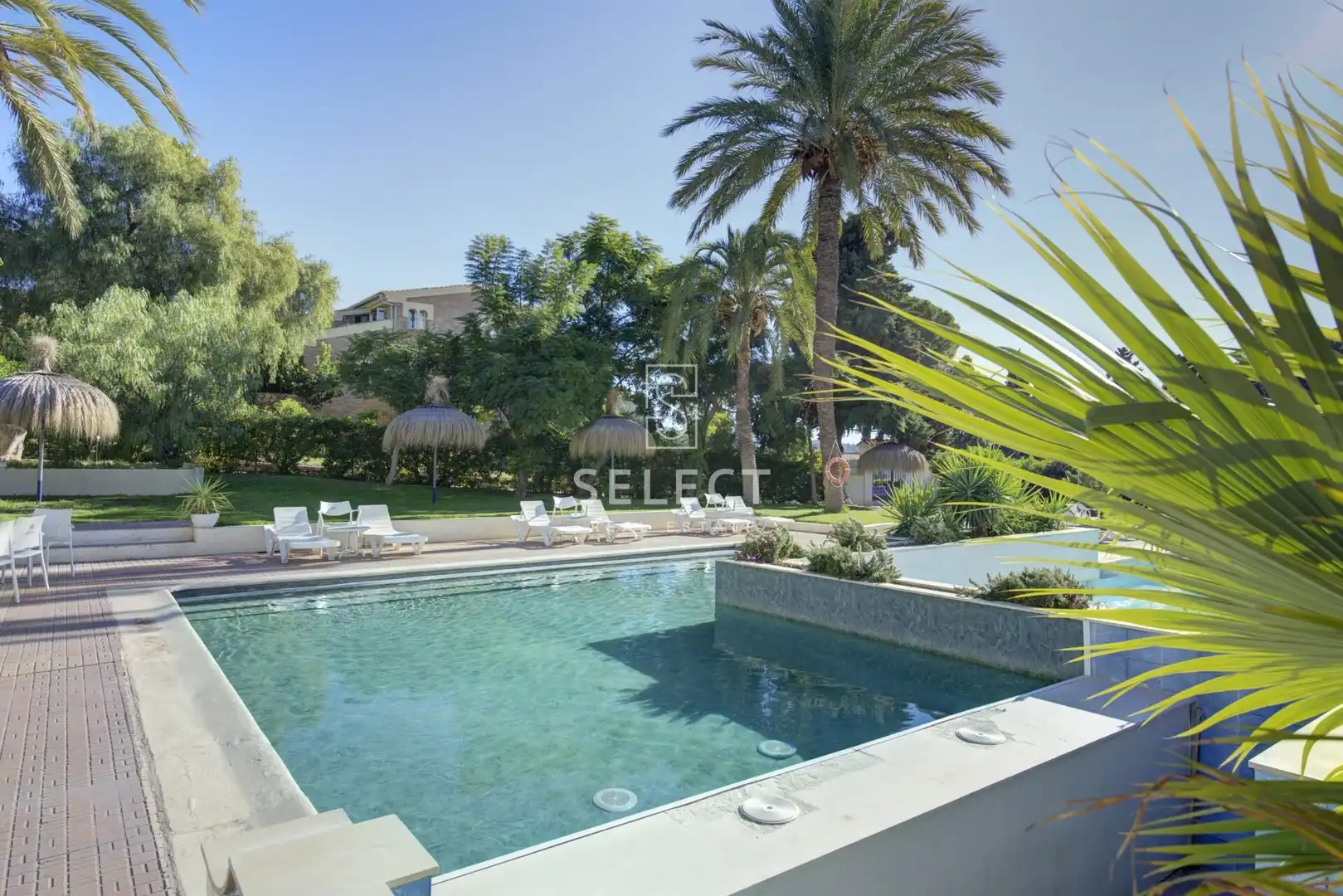 Swimming pool of Detached homes for sale in Almuñécar  with Air Conditioner, Terrace and Balcony