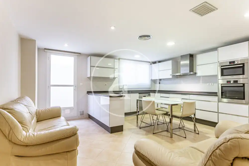 Cocina de Dúplex de alquiler en Burjassot con Aire acondicionado, Calefacción y Amueblado