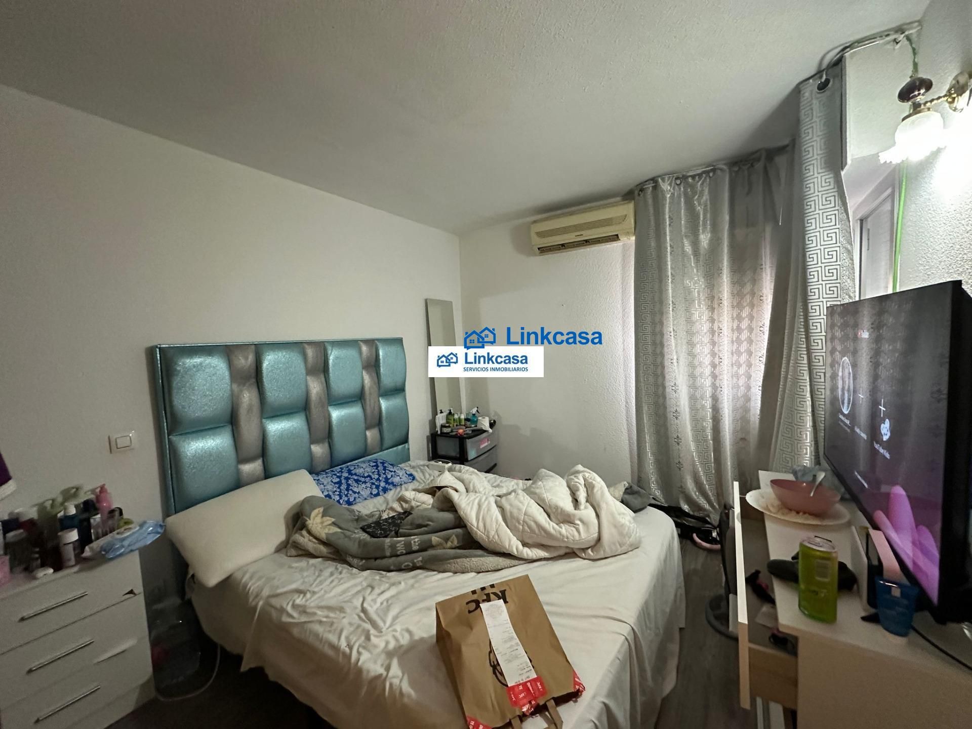 Bedroom of Flat for sale in  Madrid Capital  with Air Conditioner, Heating and Terrace