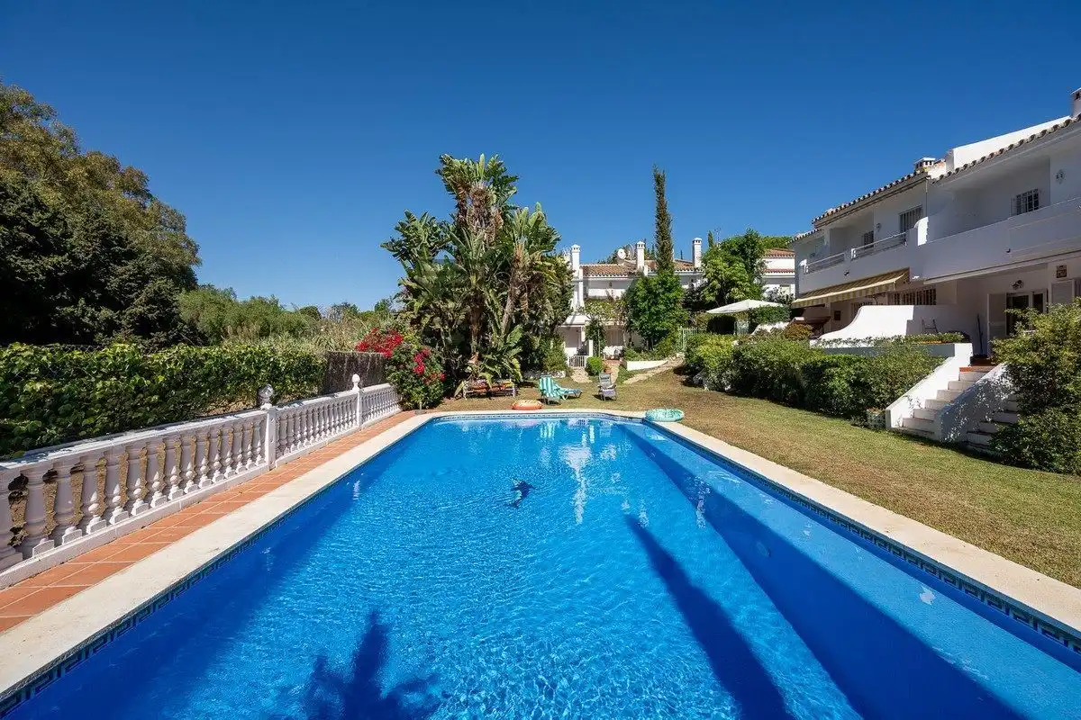 Reihenhaus mit Pool zum Verkauf in Urb. Villas en Artola Golf, imagen 21