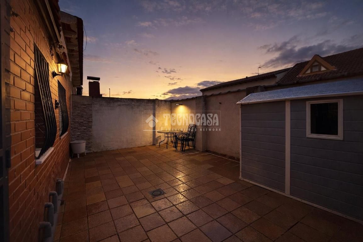 Terrassa de Casa adosada en venda en Pantoja amb Aire condicionat, Calefacció i Parquet