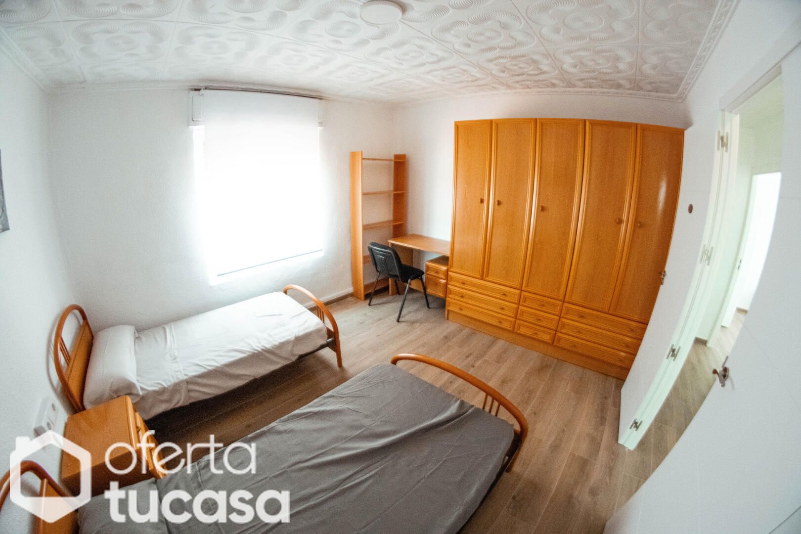 Habitación de Estudio de alquiler en Orihuela con Jardín privado, Terraza y Horno