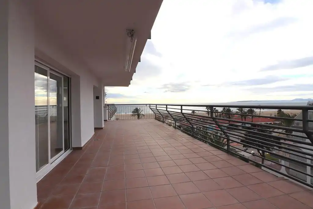 Terrace of Attic for sale in Empuriabrava  with Air Conditioner