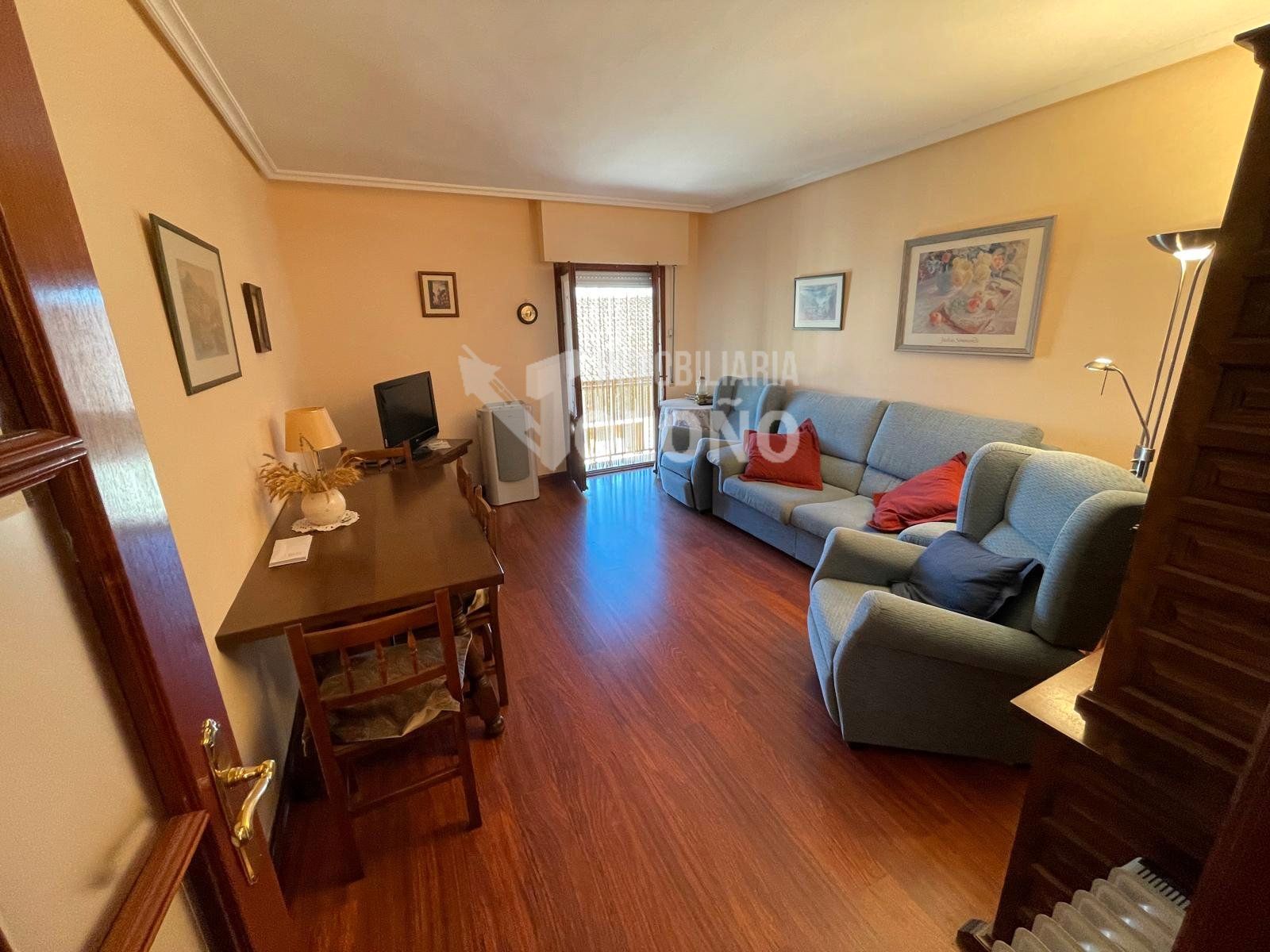 Living room of Flat for sale in Briones  with Heating, Parquet flooring and Furnished