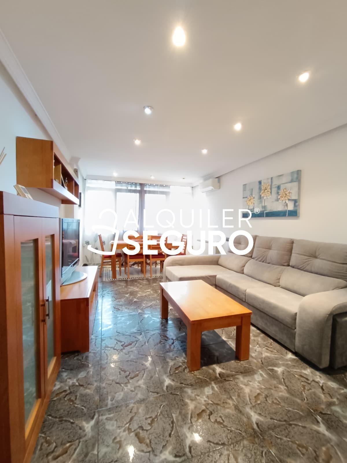 Sala d'estar de Pis de lloguer en  Madrid Capital amb Aire condicionat, Calefacció i Moblat