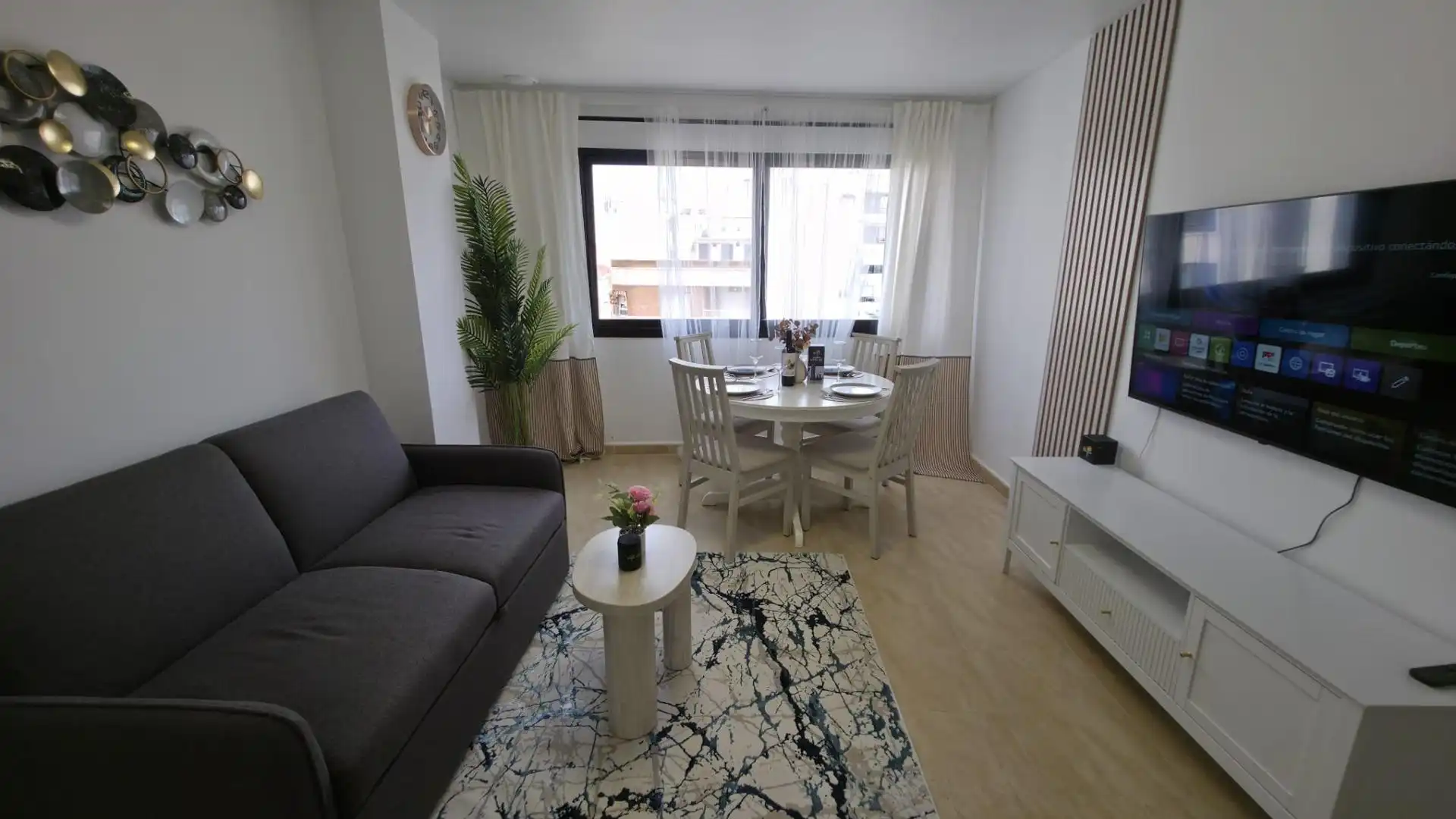 Sala de estar de Piso en venta en Torrevieja con Aire acondicionado y Amueblado