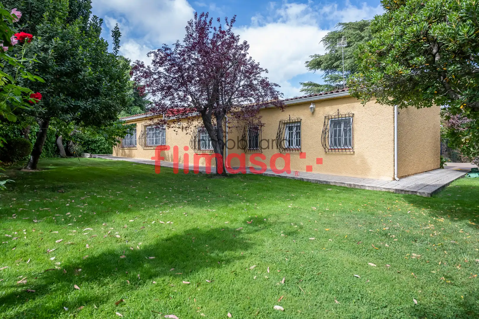 Garden of Houses for sale in Villaviciosa de Odón  with Air Conditioner, Heating and Private garden