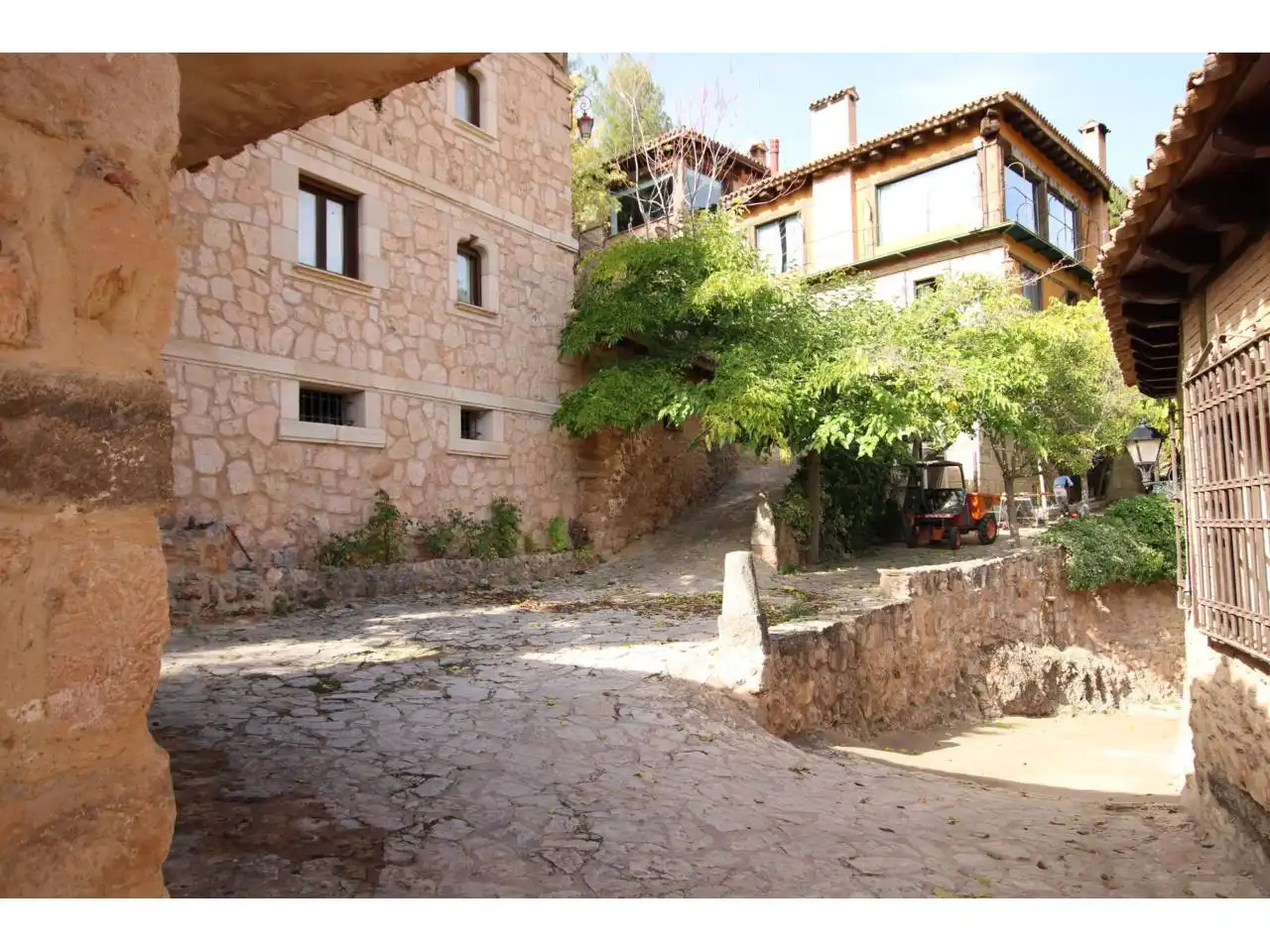 Vista exterior de Casa o xalet en venda en Arcos de Jalón amb Calefacció, Jardí privat i Terrassa
