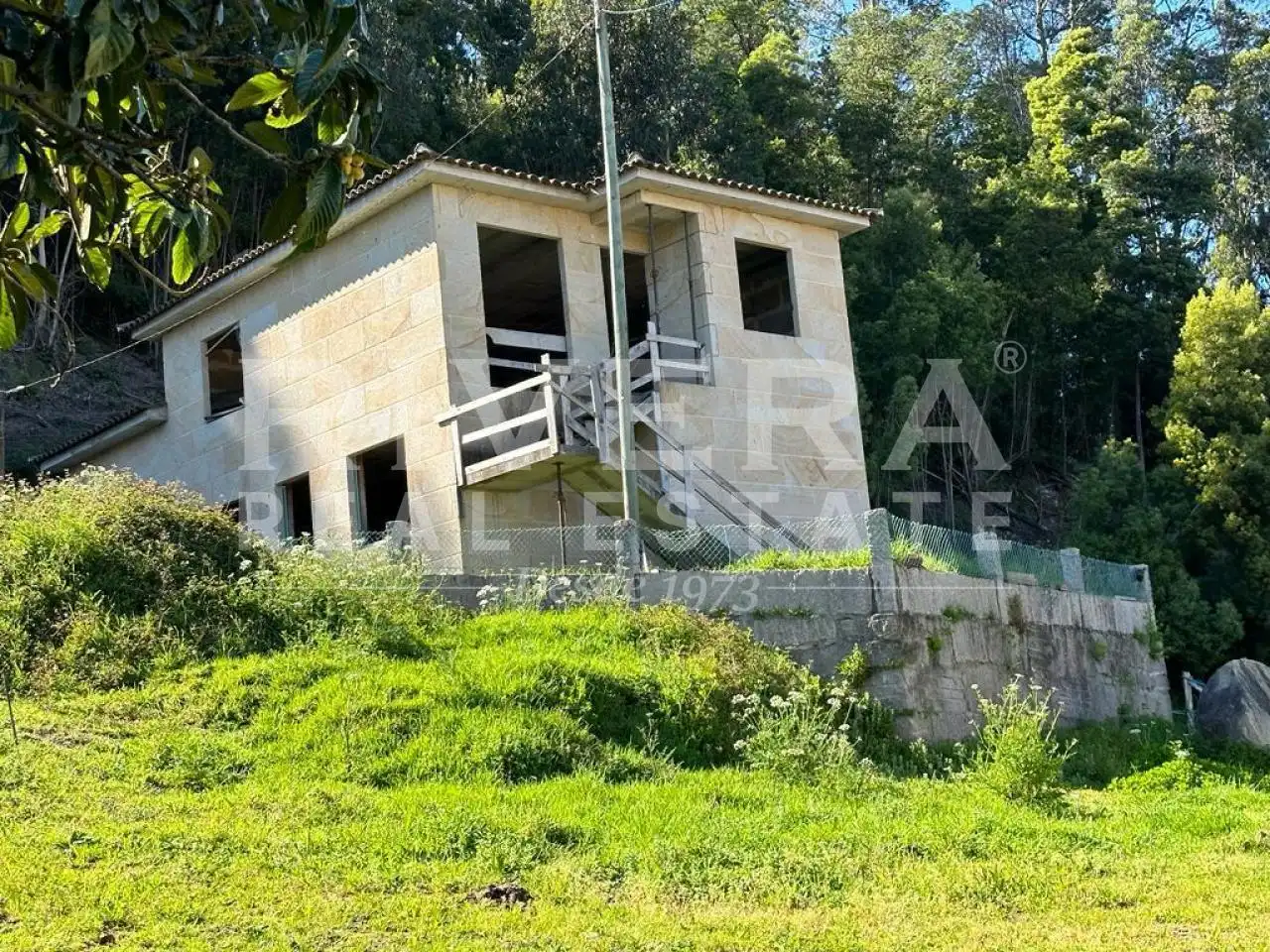 Vista exterior de Casa o xalet en venda en Gondomar amb Jardí privat