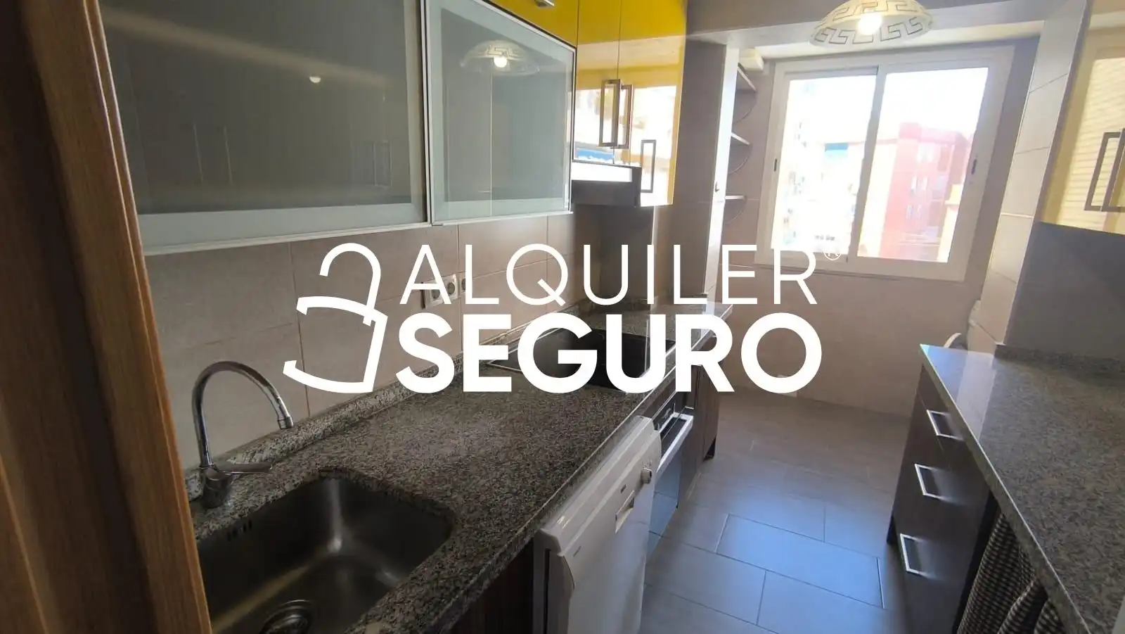 Cocina de Piso de alquiler en Sevilla con Terraza y Amueblado