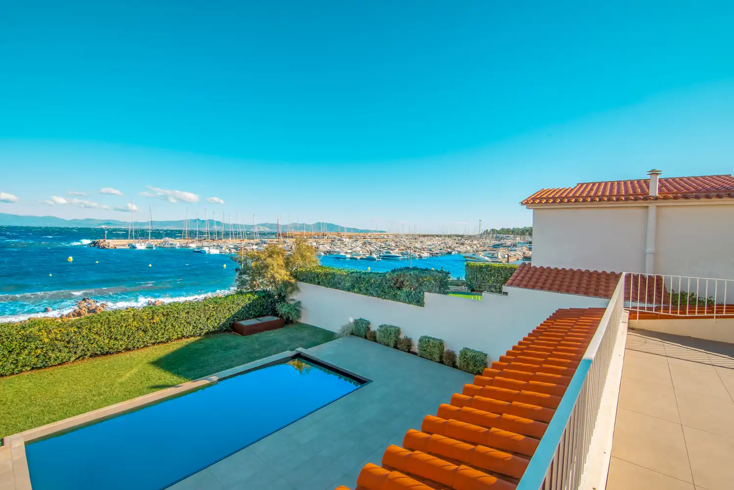 Piscina de Casa o chalet en venta en L'Escala con Aire acondicionado, Calefacción y Jardín privado