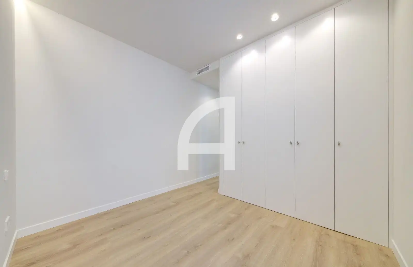 Schlafzimmer von Wohnung zum Verkauf in Madrid mit Klimaanlage, Heizung und Terrasse