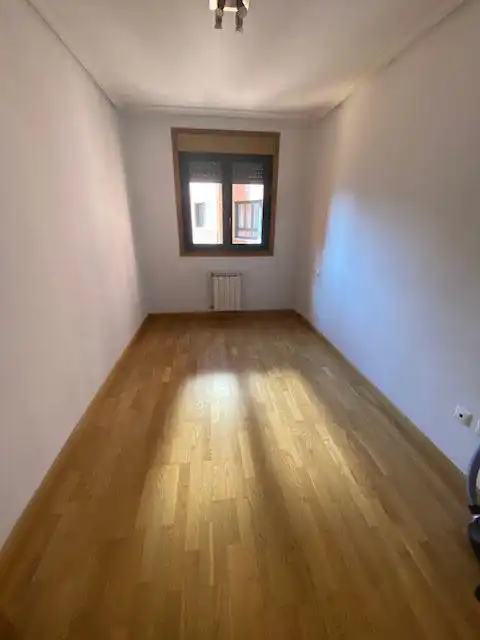 Piso en venta en HUCA - La Cadellada