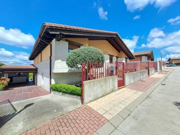 Semi-detached house with garden for sale in Villagonzalo Pedernales