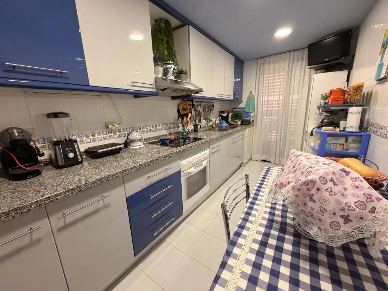 Cocina de Piso en venta en Alicante / Alacant con Terraza, Trastero y Piscina comunitaria