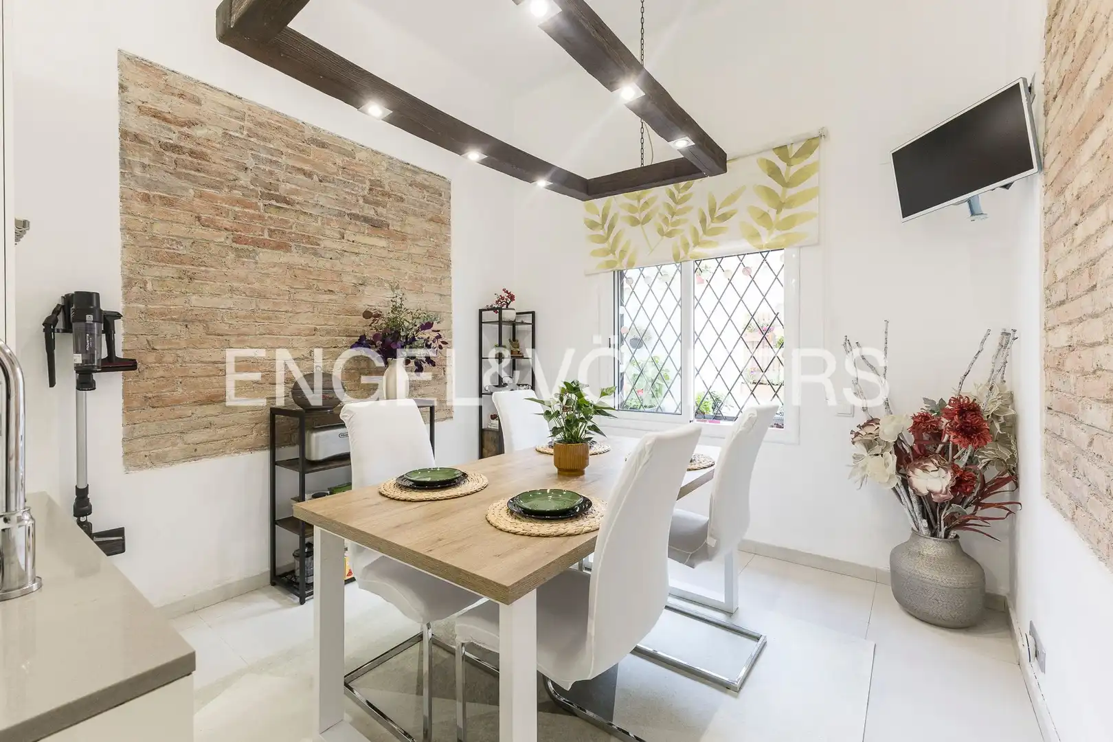 Comedor de Apartamento en venta en Barcelona con Calefacción