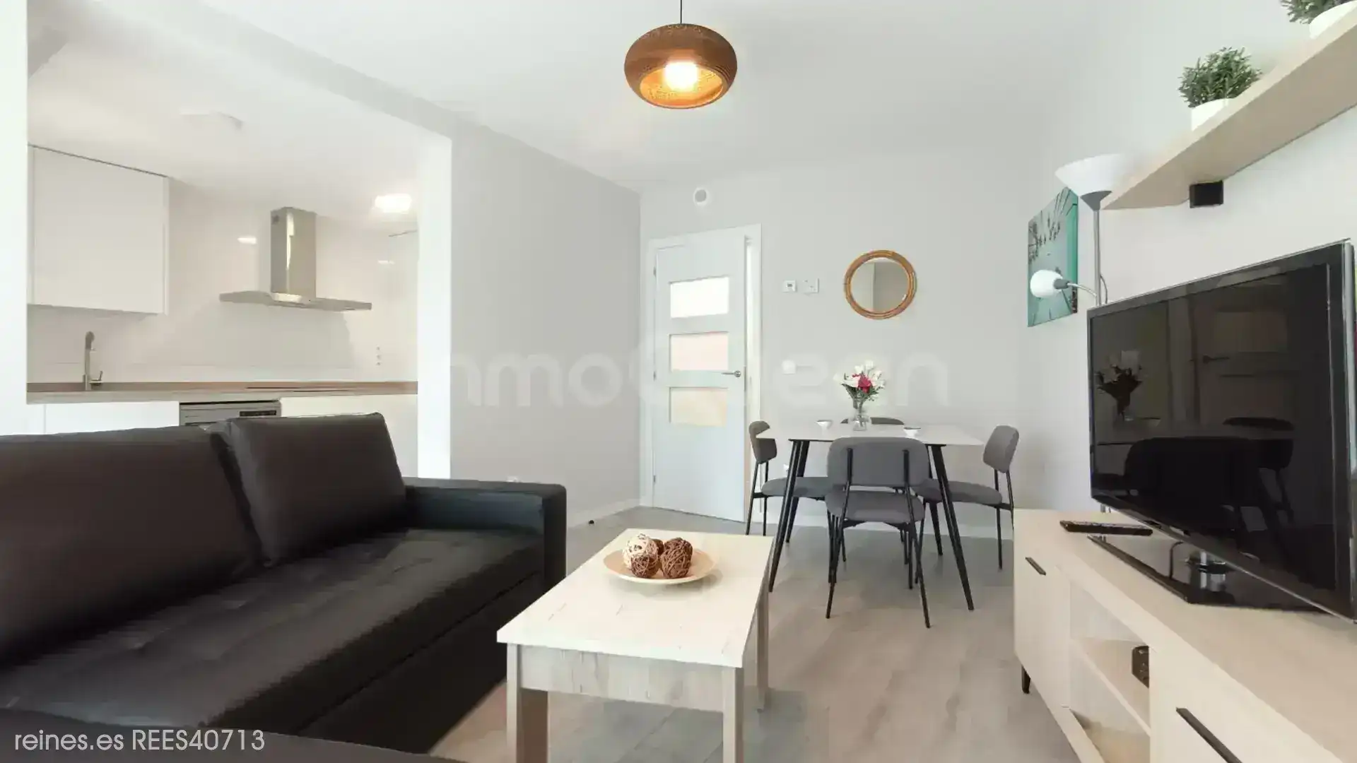 Sala de estar de Piso de alquiler en Oviedo  con Calefacción, Terraza y Amueblado