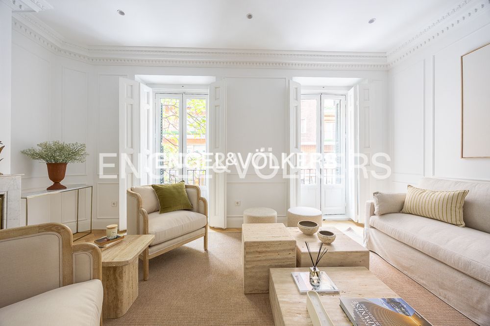 Sala d'estar de Apartament en venda en  Madrid Capital amb Aire condicionat, Calefacció i Traster