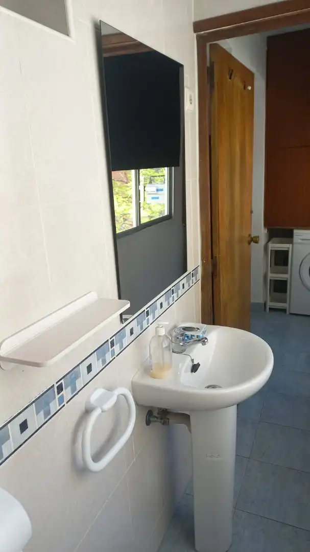 Bathroom of Flat for rent in Zaragoza  with Heating, Parquet flooring and Furnished