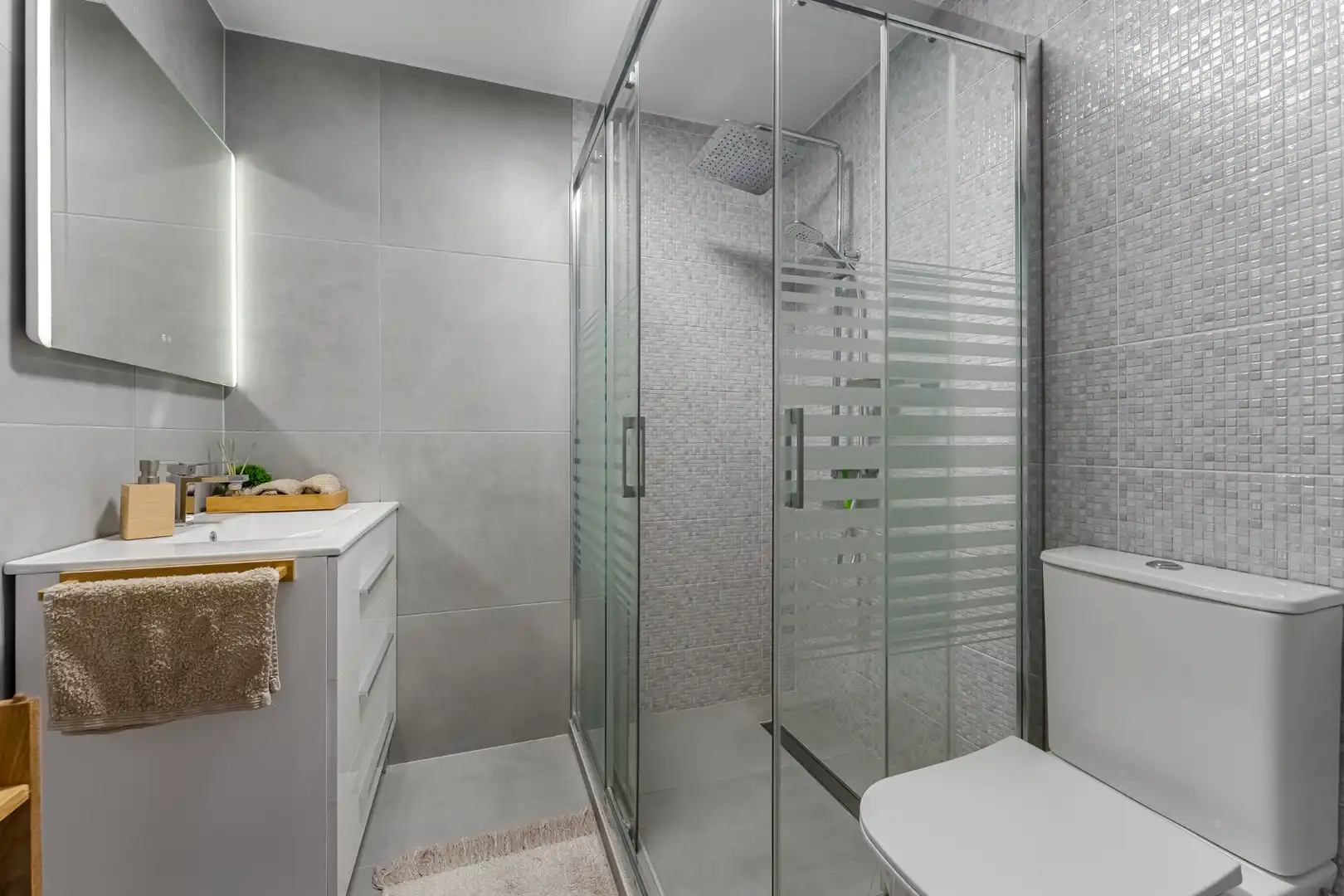 Badezimmer von Wohnung zum Verkauf in Adeje mit Klimaanlage, Terrasse und Möbliert