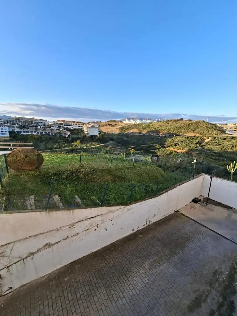 Wohnung zum Verkauf in Mijas mit Klimaanlage, Terrasse und Abstellraum