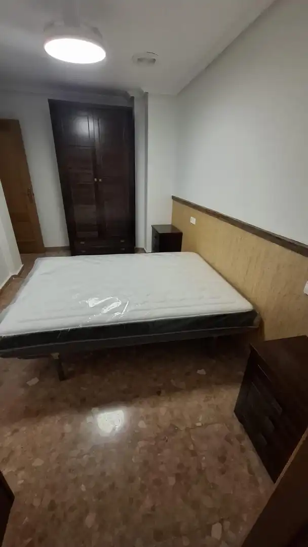 Planta baja de alquiler en San Crispín