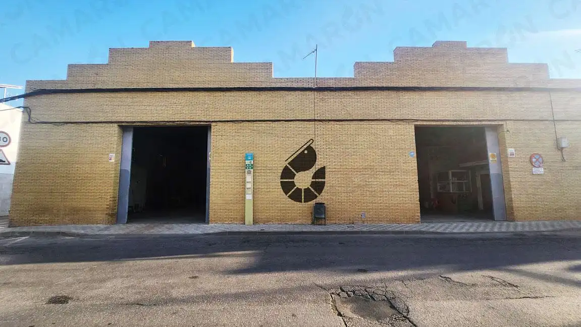 Nave industrial en venta en Coria del Río