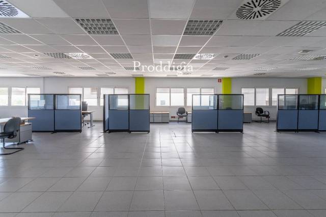 Oficina en Alquiler en Roquetes - Can Magí