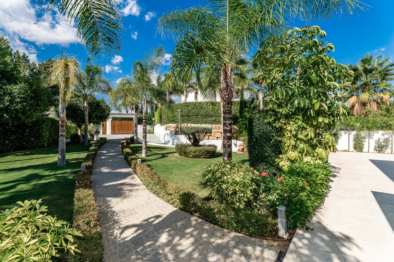 Villa mit Pool zum Verkauf in Nueva Andalucía, imagen 9