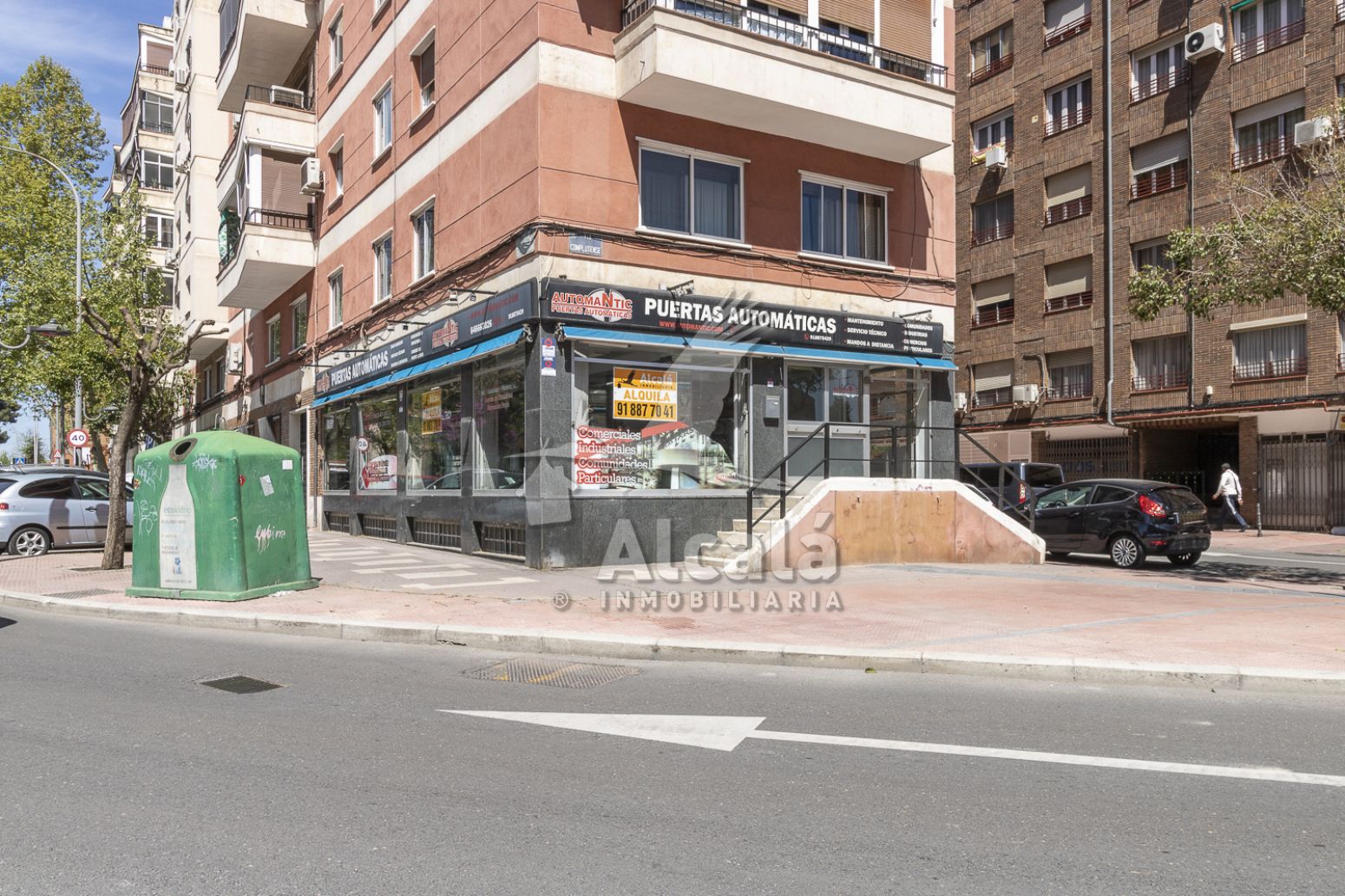 Vista exterior de Local en venda en Alcalá de Henares amb Terrassa